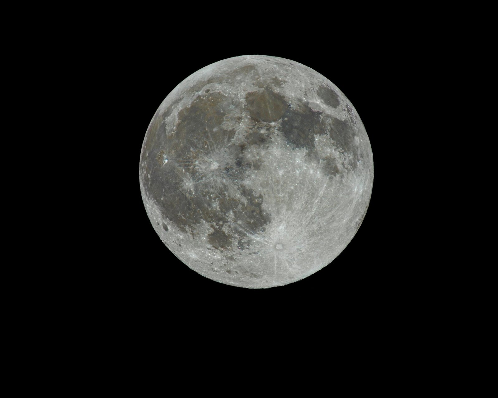 Under the Light of Today’s Full Moon: Reflection, Release & Renewal